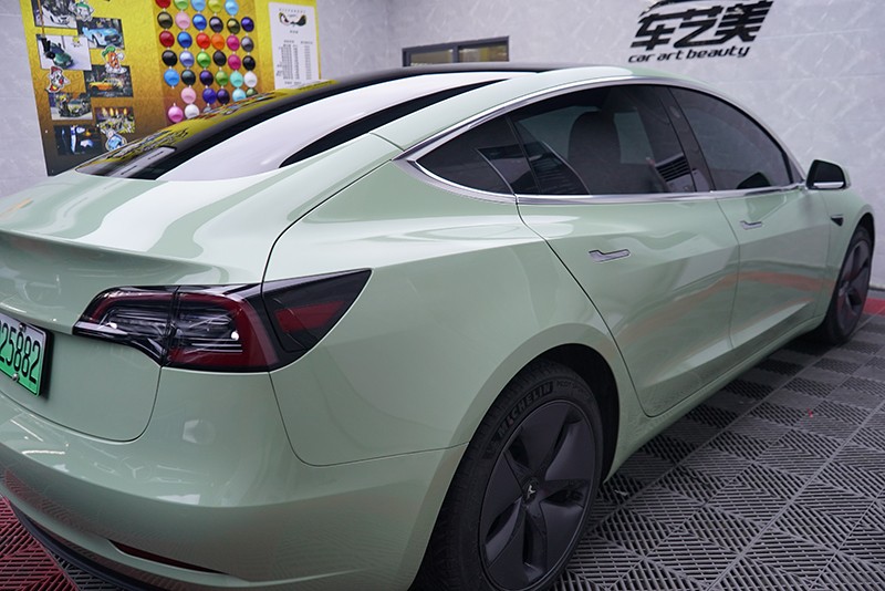 卡其绿 | 特斯拉Model 3装贴改色膜效果